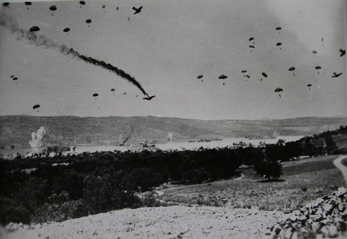 parachute-assault-on-crete